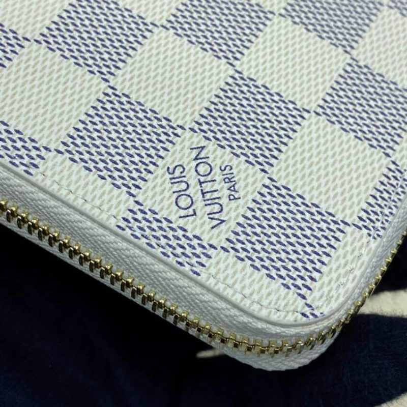 3 large g Louis Vuitton Damier Azur Zippy Wallet Beige - Image 5