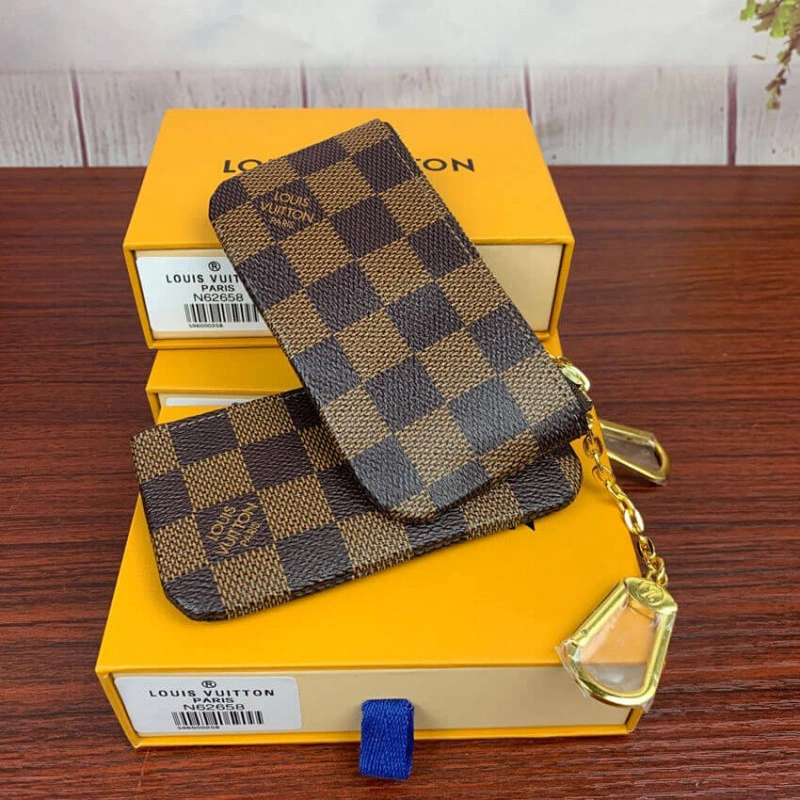 Grained c Louis Vuitton Damier Ebene Key Pouch - Image 4