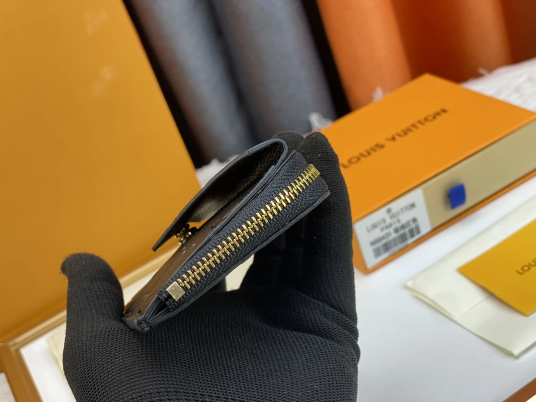 Louis Vuitton LV Card Case For Women GoAnywhere 4562 - Image 4