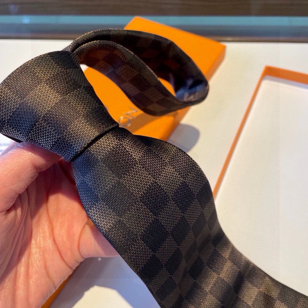 Louis Vuitton LV Necktie For Men Minimalist 9934 - Image 3