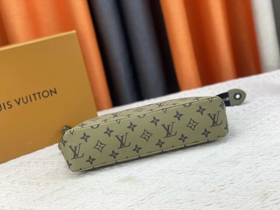 Louis Vuitton LV Wallets For Unisex Bright 4574 - Image 5