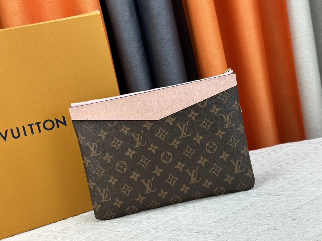 Louis Vuitton LV Wallets For Unisex Compact 1726 - Image 3