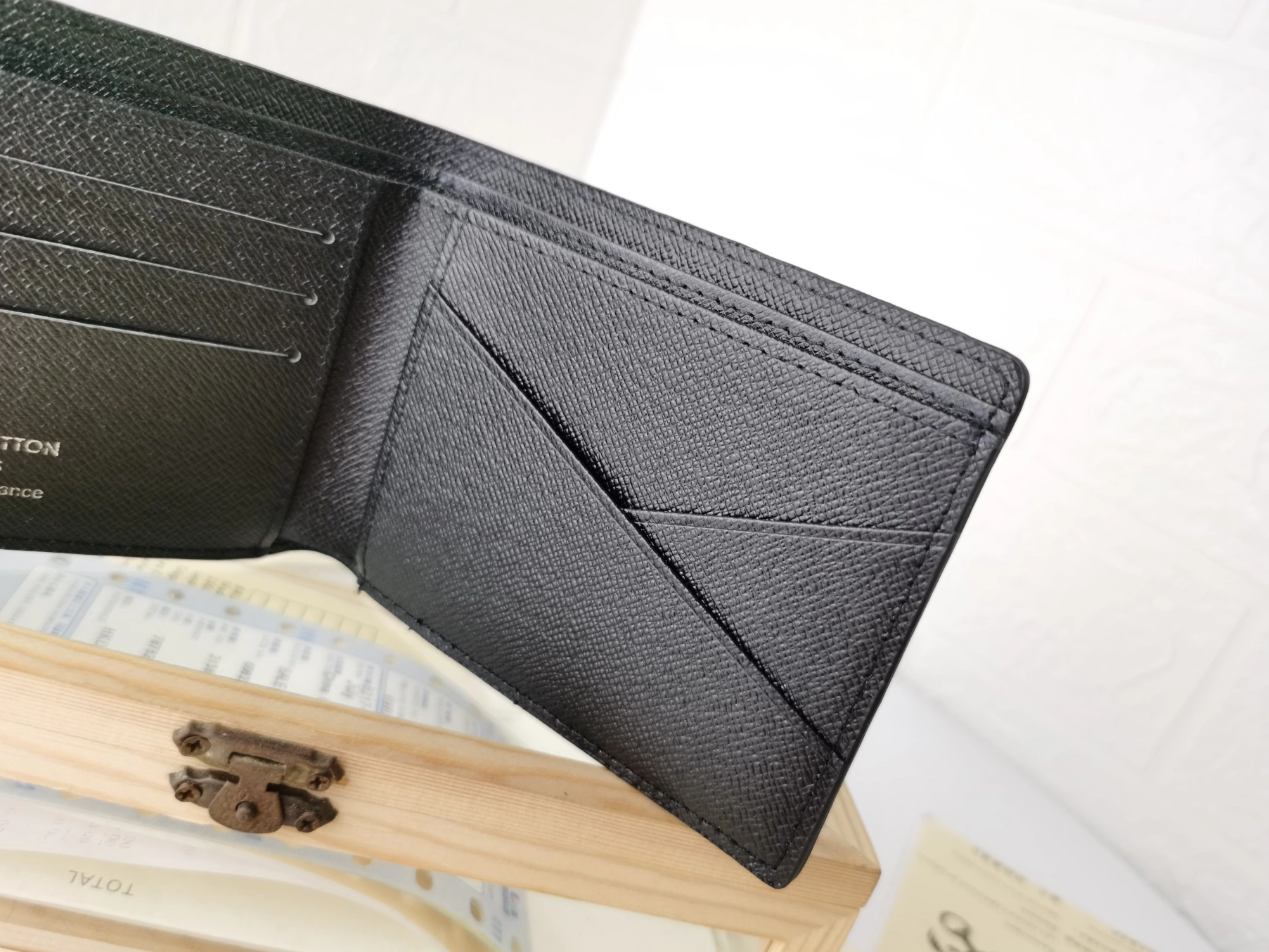 Louis Vuitton LV Wallets For Unisex Versatile 7064 - Image 6