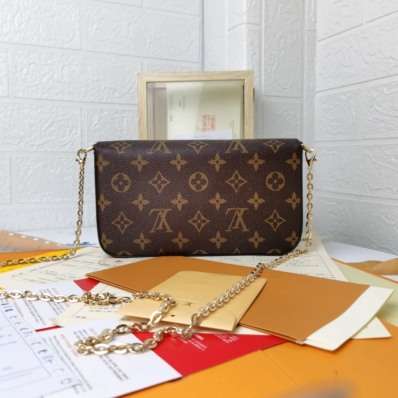 Louis Vuitton LV Wallets For Women Comfortable 2427 - Image 3