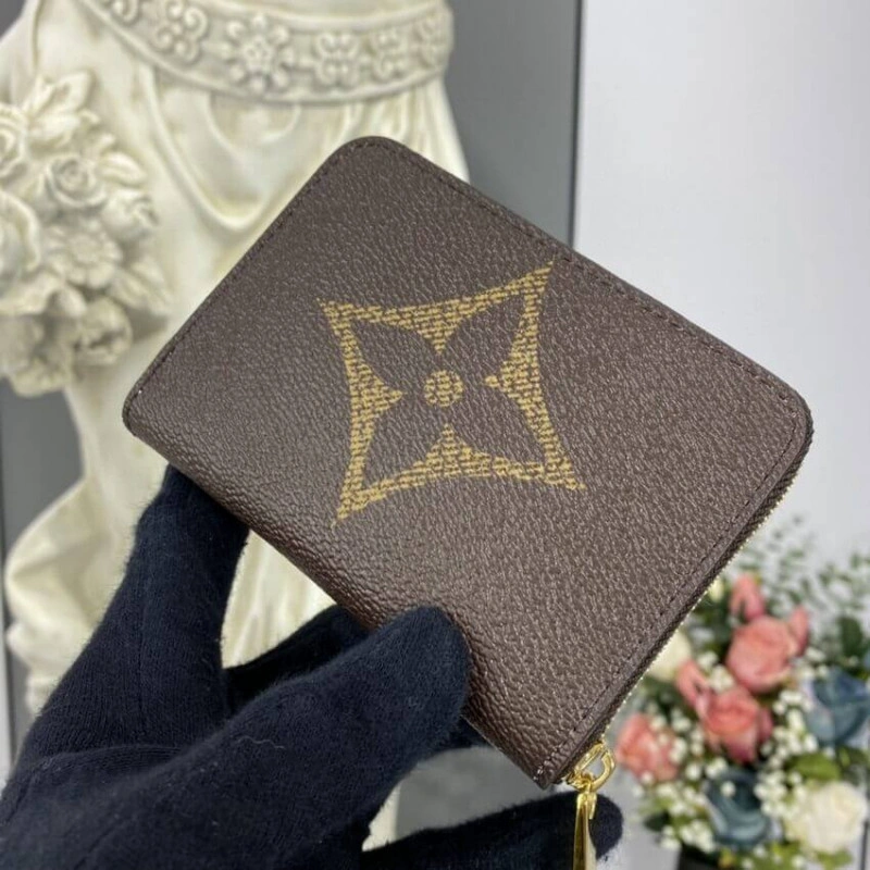 Businessc Louis Vuitton Monogram Canvas Zippy Coin Purse - Image 4