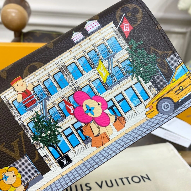 Grained c Louis Vuitton Vivienne Holidays Monogram Sarah Wallet Yellow - Image 5