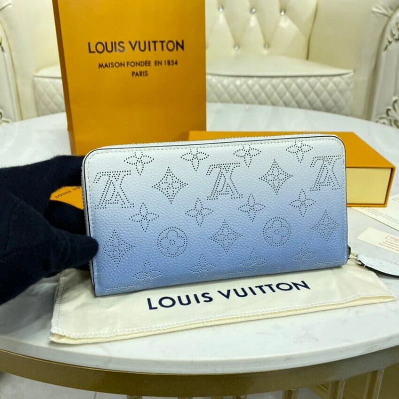 Silvercol Louis Vuitton Zippy Wallet in Blue Gradient Mahina Perforated Leather - Image 3