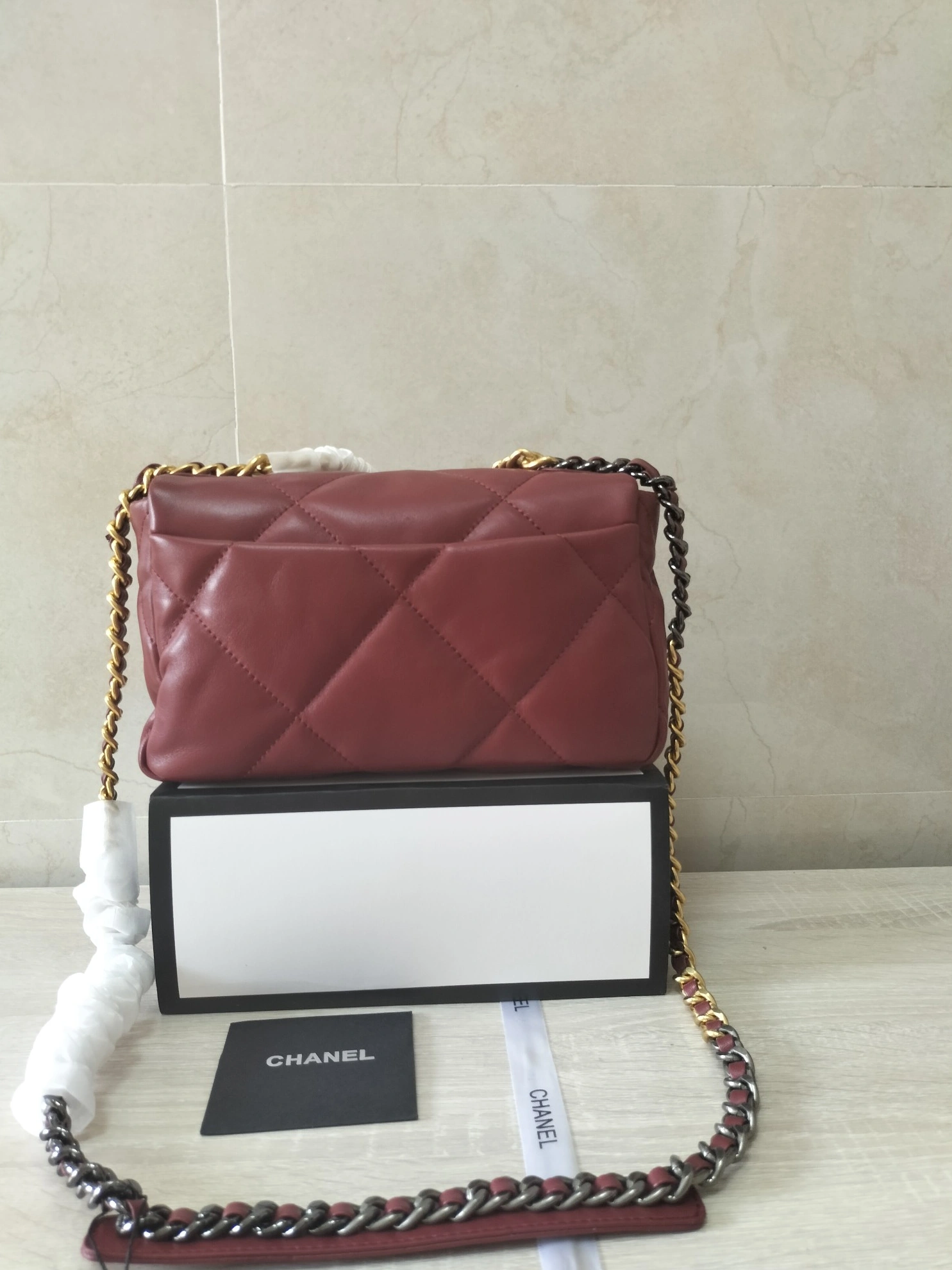 Minimalist 2922 Chanel AAA Quality Messenger Bags For Women - Image 3