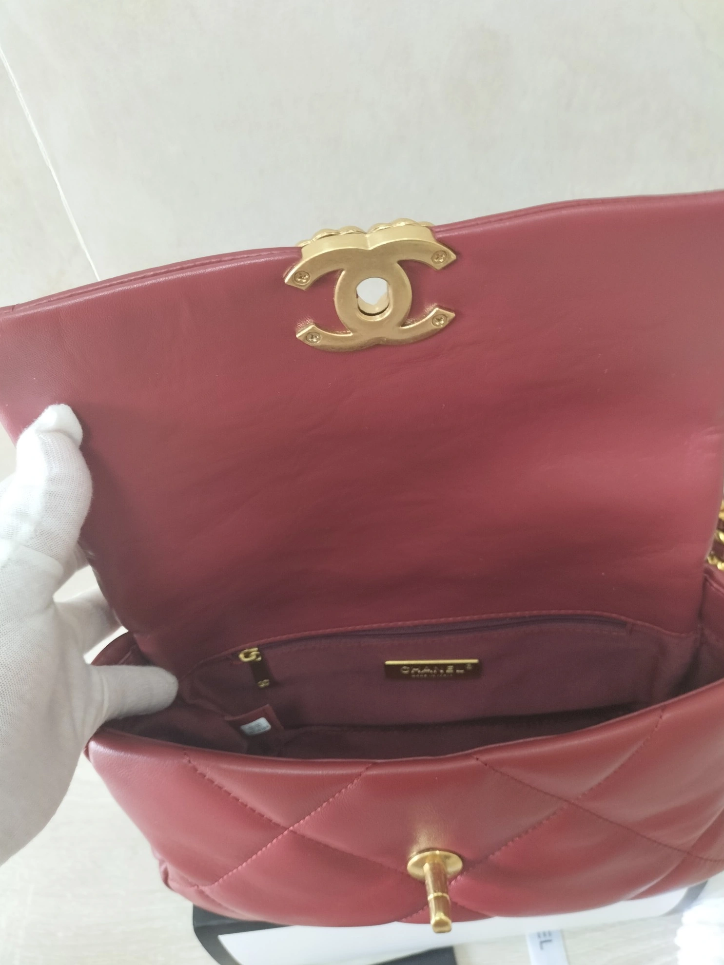 Minimalist 2922 Chanel AAA Quality Messenger Bags For Women - Image 7