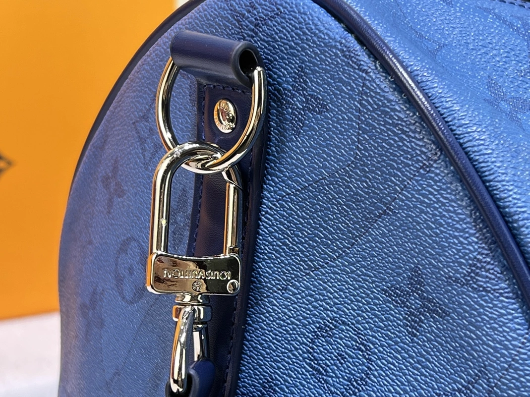 Modern 1198 Louis Vuitton Travel Bags - Image 4