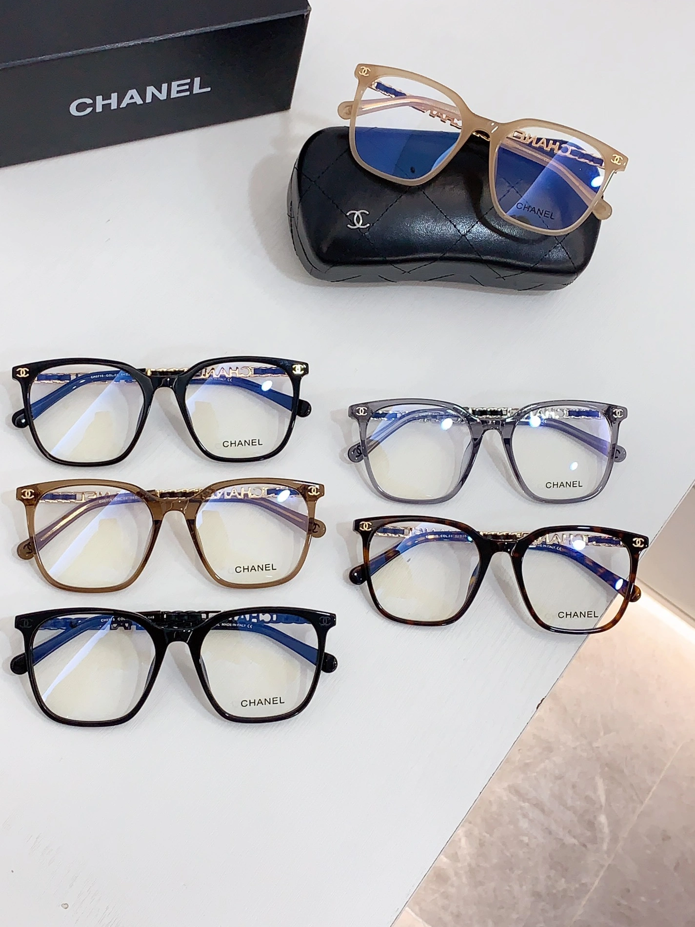 Modern 1807 Chanel Goggles