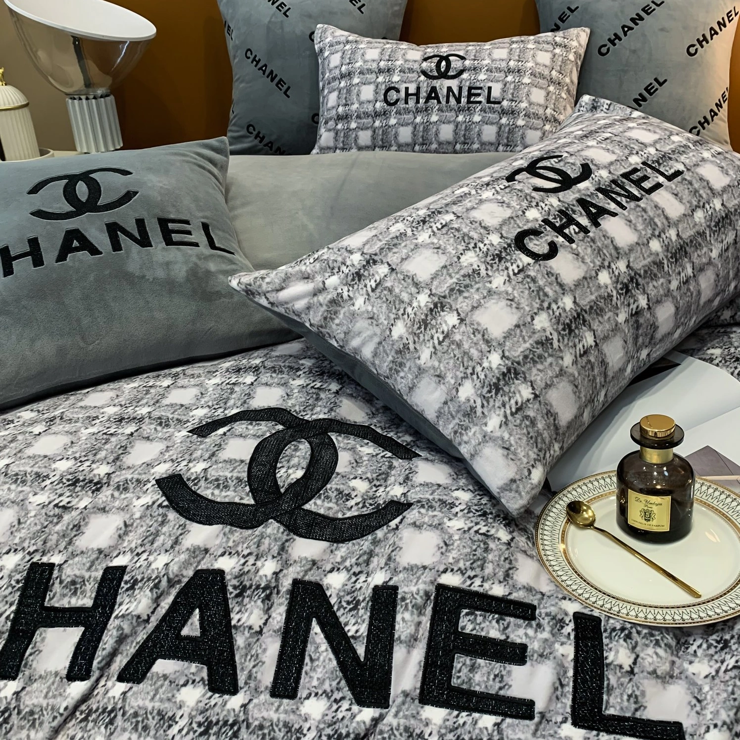 Popular 3370 Chanel Bedding - Image 7