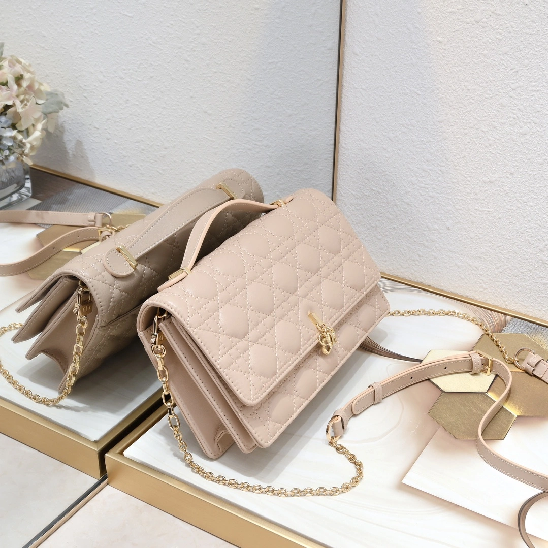 Practical 9881 Christian Dior AAA Quality Messenger Bags For Women