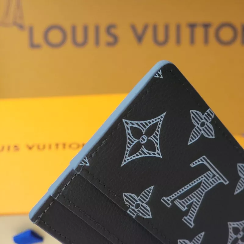 Resilient 6680 Louis Vuitton AAA Quality Card Case - Image 3