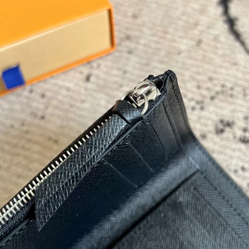 Sleek 5710 Louis Vuitton AAA Quality Card Case For Women - Image 6