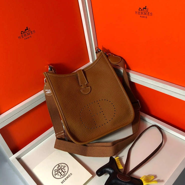 Sleek 8323 Hermes AAA Quality Messenger Bags For Women - Image 3