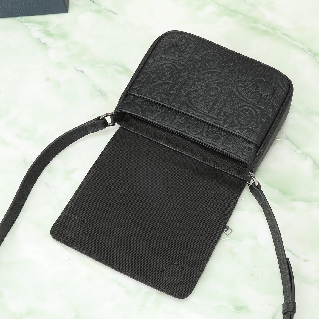 SmartChoice 2943 Christian Dior AAA Man Messenger Bags - Image 5