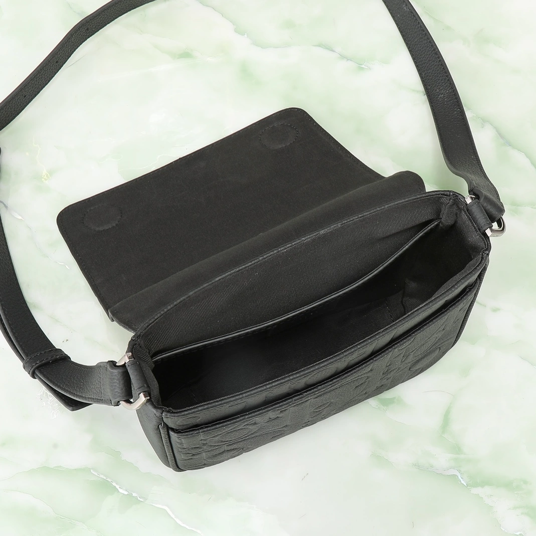 SmartChoice 2943 Christian Dior AAA Man Messenger Bags - Image 6