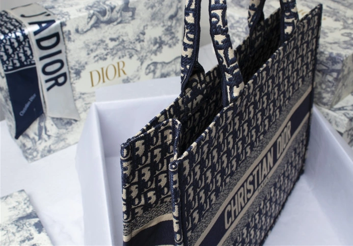 SmartChoice 7513 Christian Dior AAA Quality Tote-Handbags For Women - Image 7