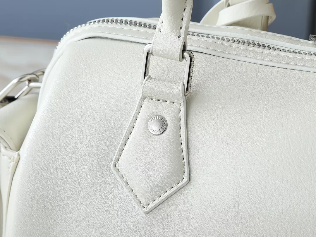 Soft 5638 Louis Vuitton AAA Quality Shoulder Bags For Women - Image 5