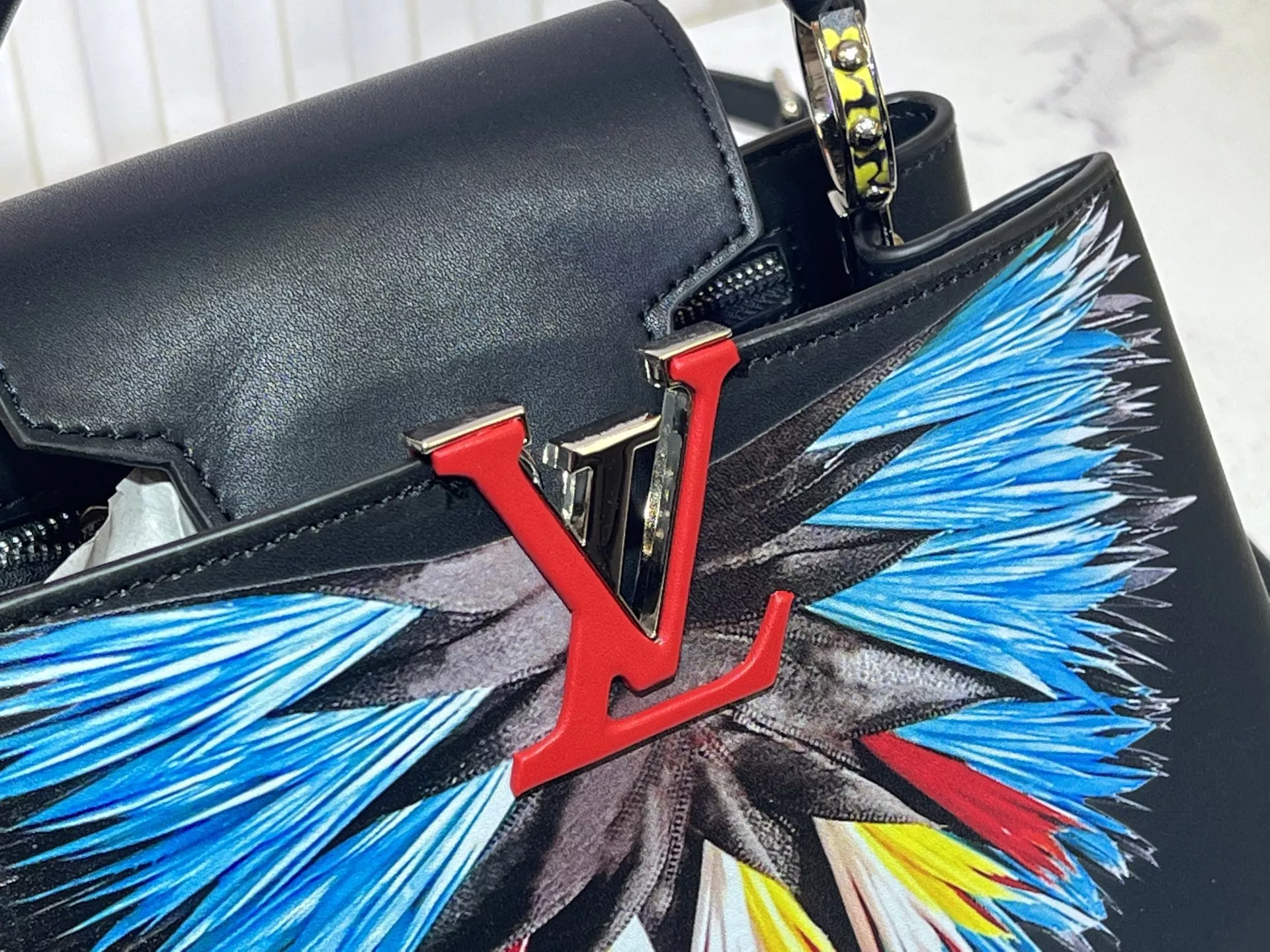 Soft 636 Louis Vuitton AAA Quality Messenger Bags For Women - Image 3