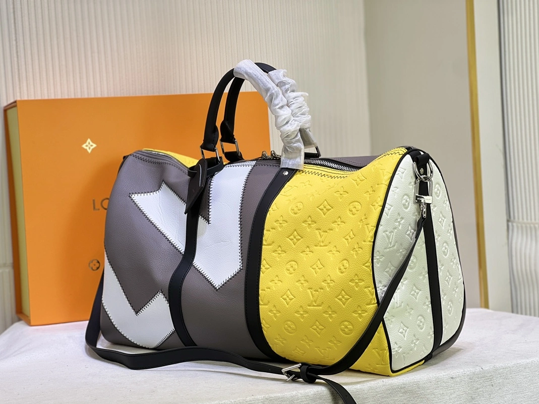 Stylish 7124 Louis Vuitton Travel Bags