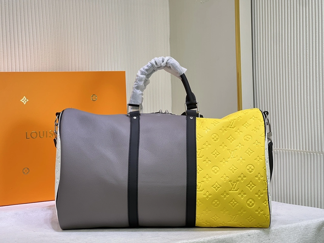 Stylish 7124 Louis Vuitton Travel Bags - Image 4