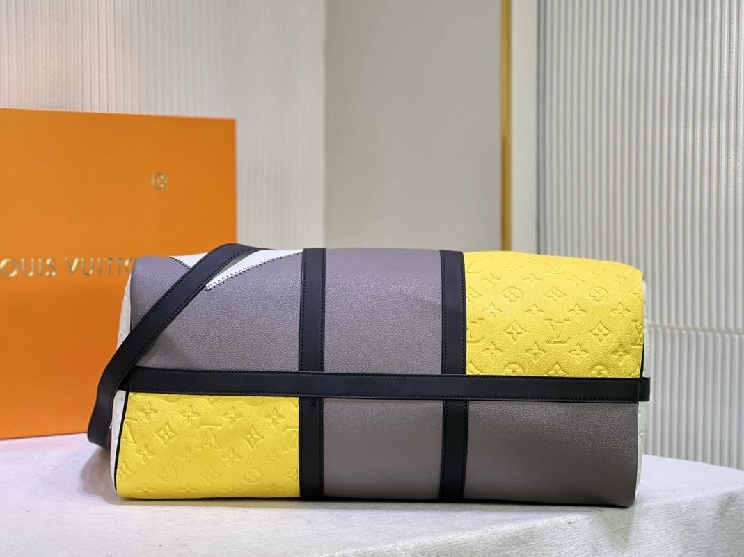 Stylish 7124 Louis Vuitton Travel Bags - Image 5