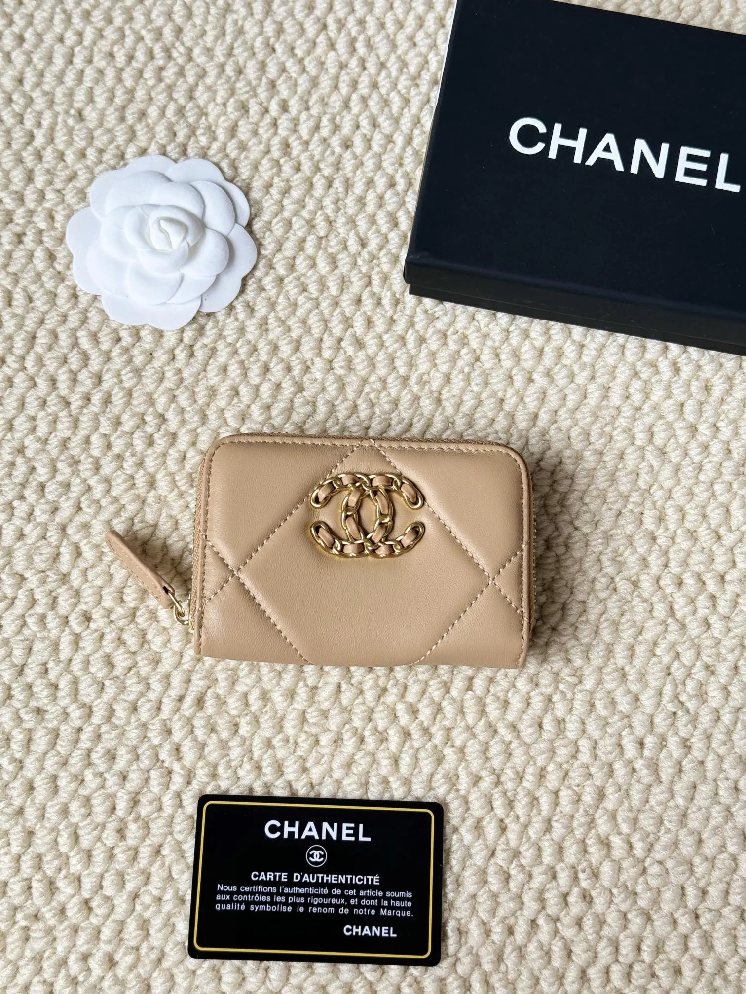 Stylish 8457 Chanel Card Case - Image 3