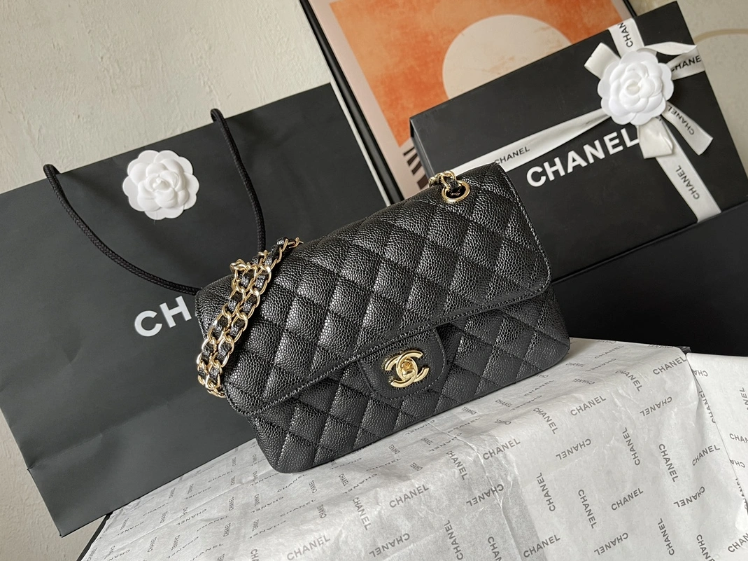 Timeless 3945 Chanel AAA Quality Messenger Bags For Women