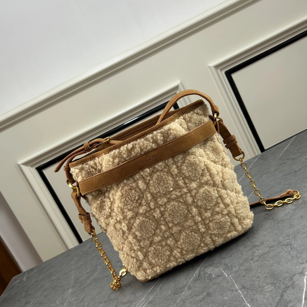 Timeless 4159 Christian Dior AAA Quality Messenger Bags For Women - Image 3