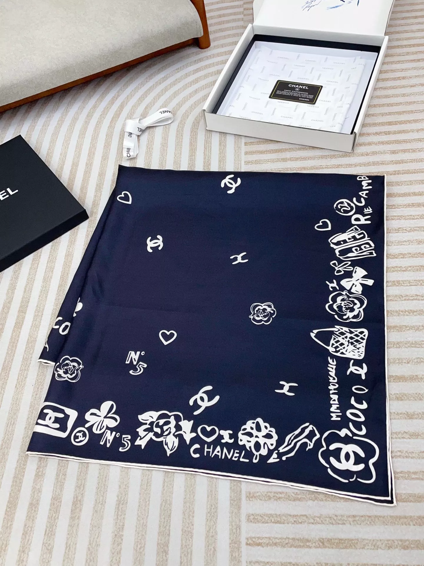 Timeless 6195 Chanel Silk Squares - Image 3