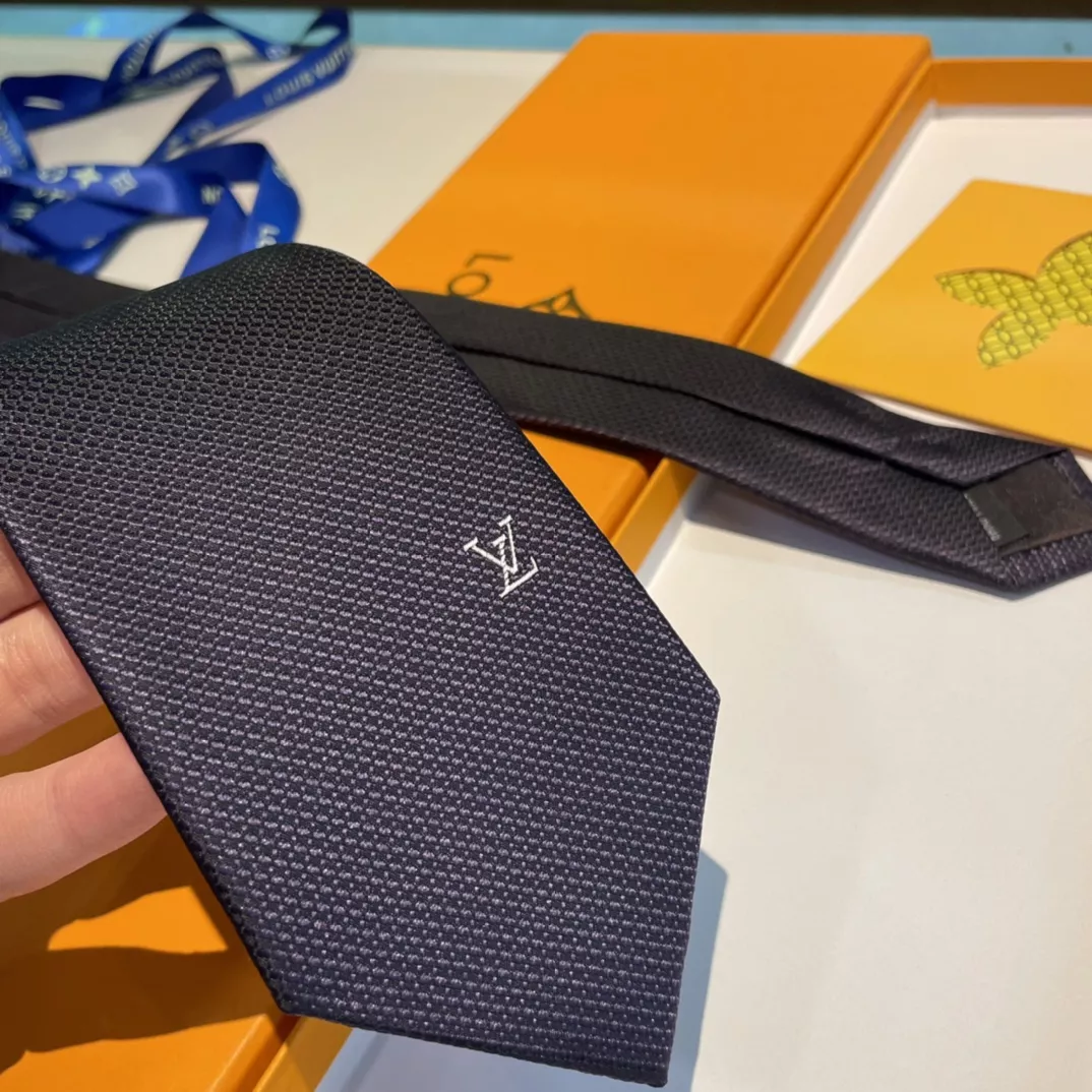 Trendy 2550 Louis Vuitton LV Necktie - Image 4