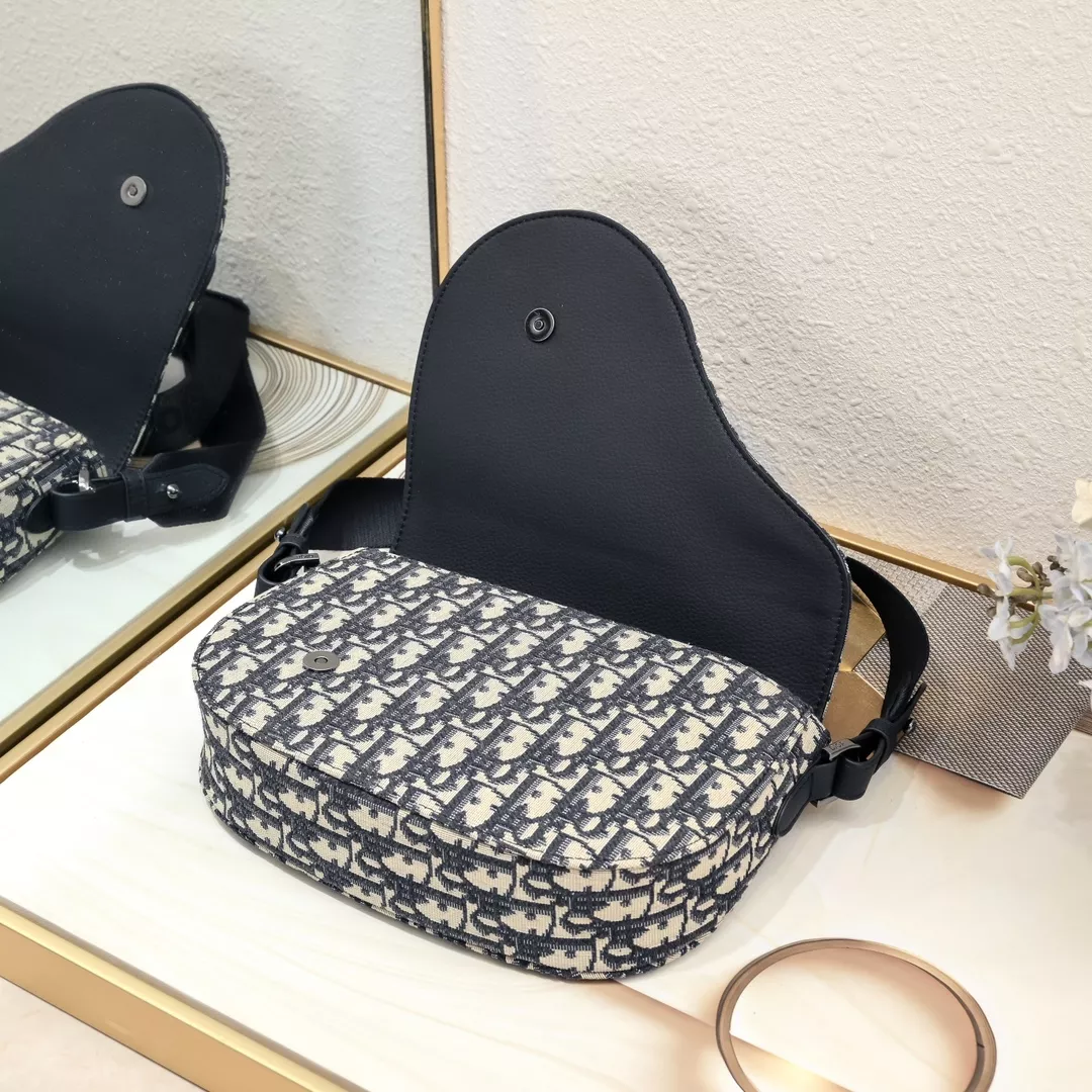 Unique 6926 Christian Dior AAA Man Messenger Bags - Image 7