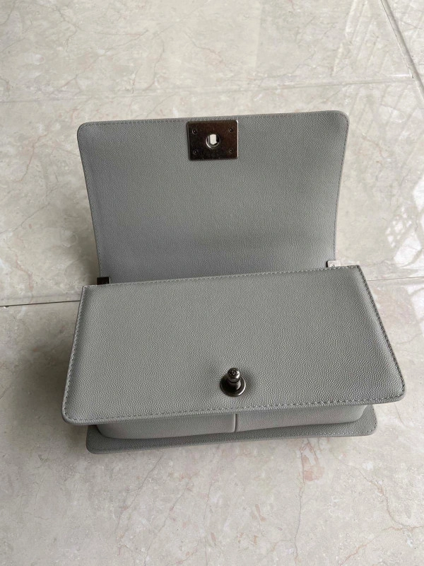 WellDesigned CHANEL BOY BAG 259 - Image 6