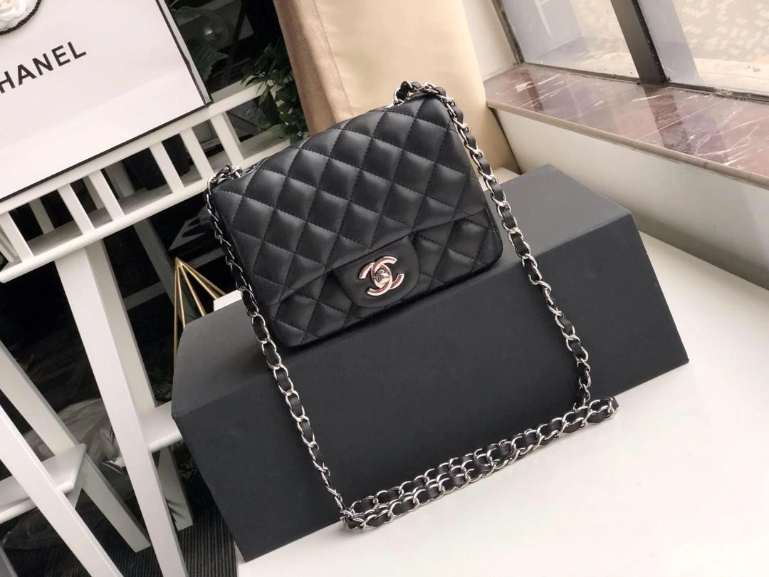 Popular CHANEL FLAP BAG 17CM 803 - Image 3