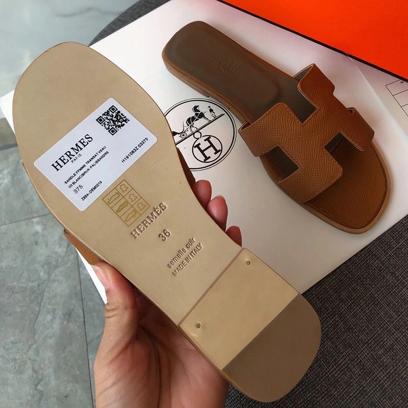 Hermes Oran Slides Women Grain Calfskin In Brown - Image 4