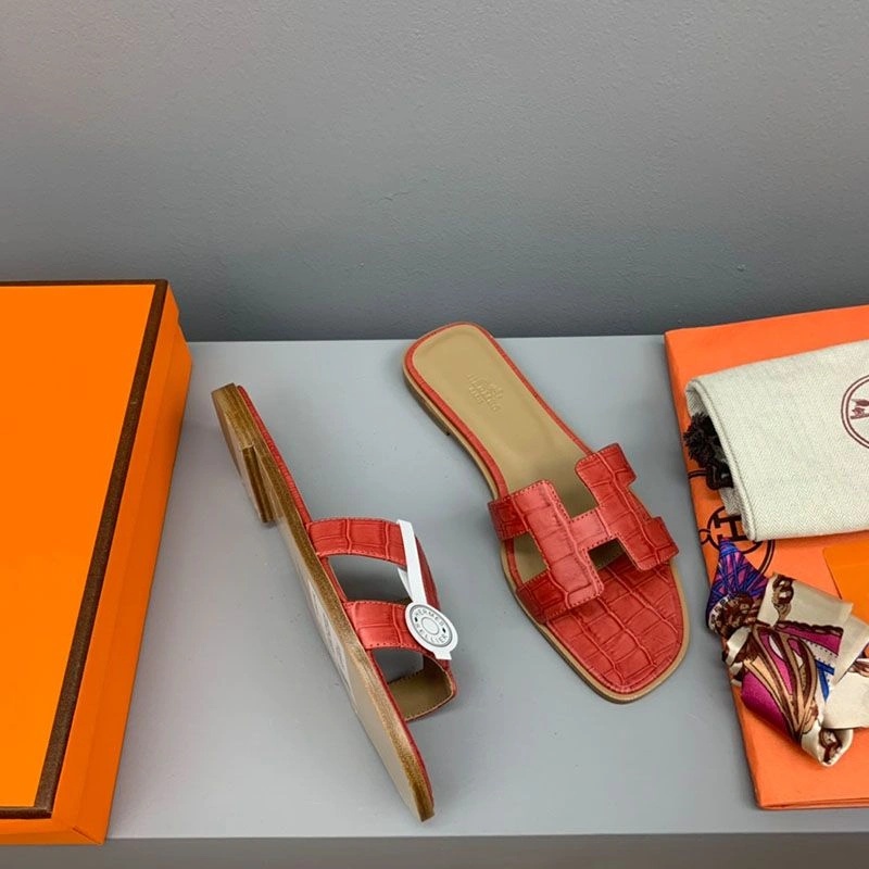 Hermes Oran Slides Women Crocodile Leather In Red - Image 4