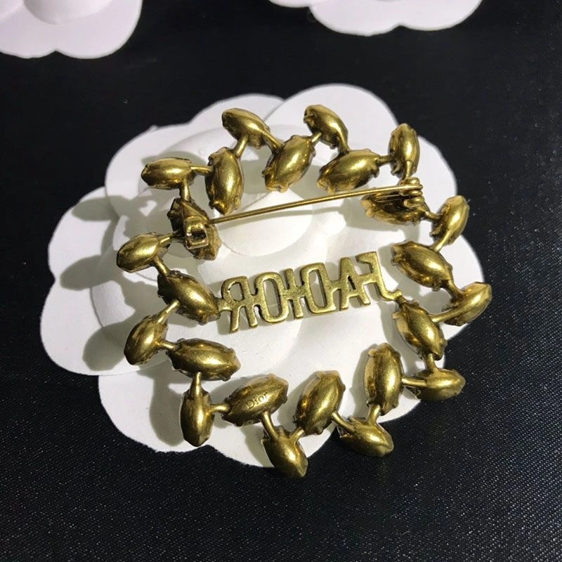 J'Adior Laurel Brooch Gold-Finish Metal and Silver Crystals Gold - Image 3