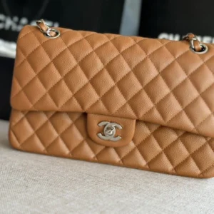 Fashionable CHANEL FLAP BAG 389