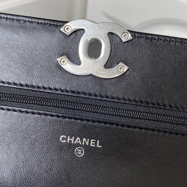 WellDesigned CHANEL 19 WALLET ON CHAIN 4 - Image 10