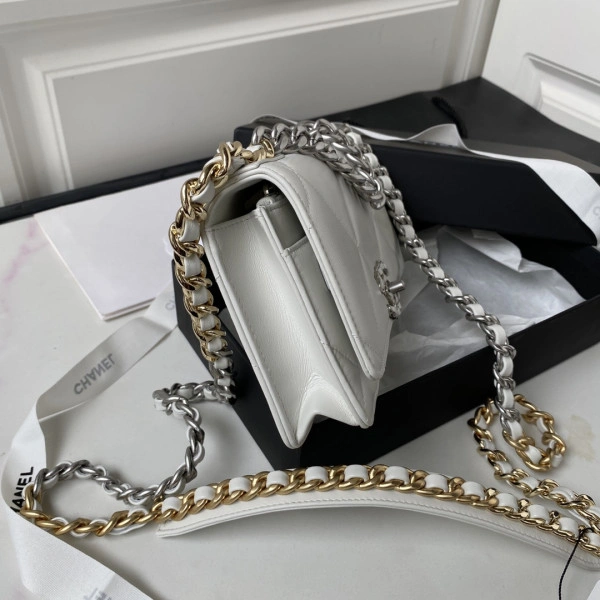 CHANEL 19 WALLET ON CHAIN AllSeason 35 - Image 6